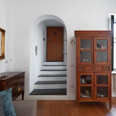Casa Flo Con Terrazza E Ascensore 萨莱诺 外观 照片