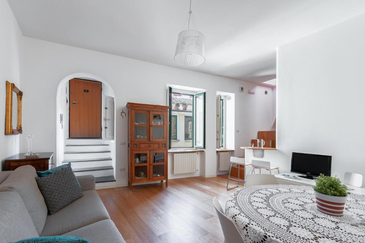 Casa Flo Con Terrazza E Ascensore 萨莱诺 外观 照片