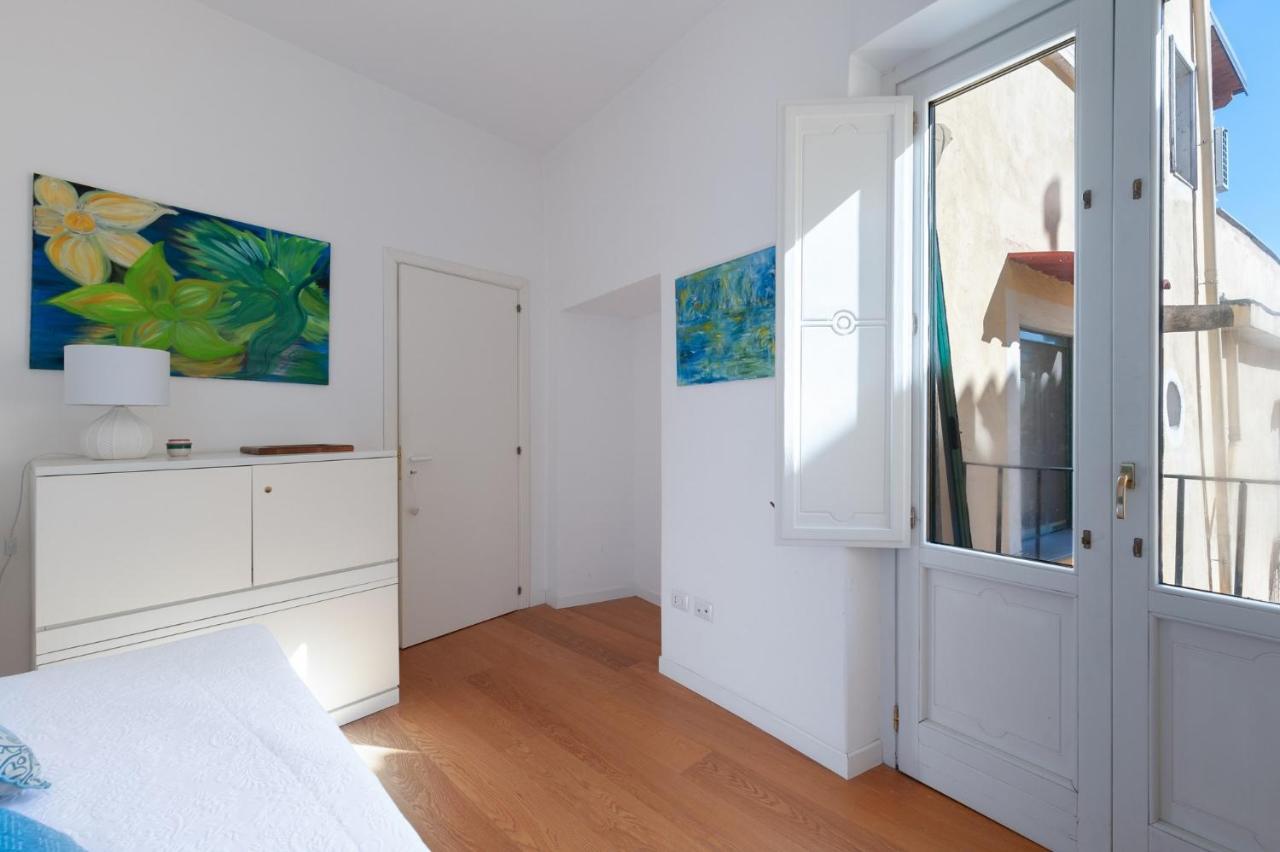 Casa Flo Con Terrazza E Ascensore 萨莱诺 外观 照片