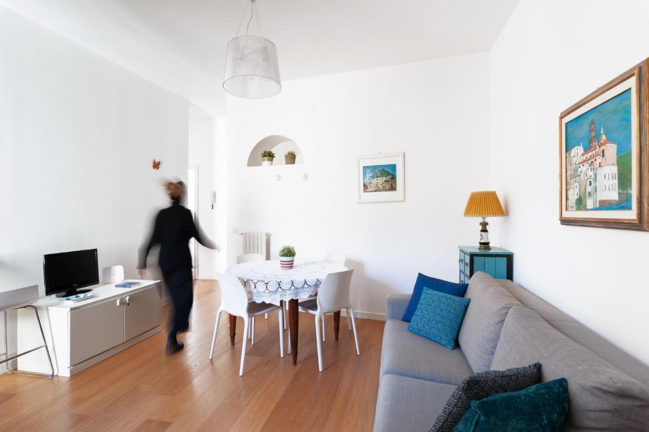 Casa Flo Con Terrazza E Ascensore 萨莱诺 外观 照片