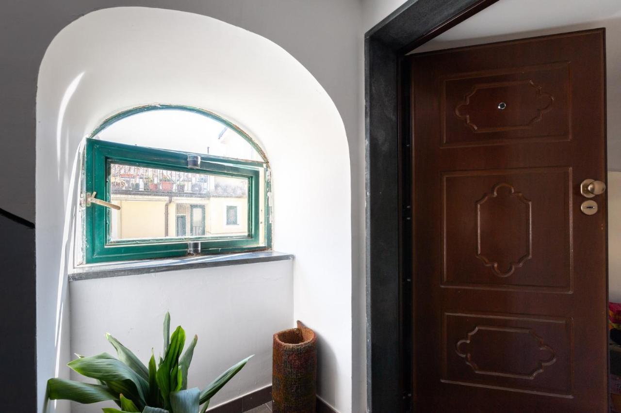 Casa Flo Con Terrazza E Ascensore 萨莱诺 外观 照片