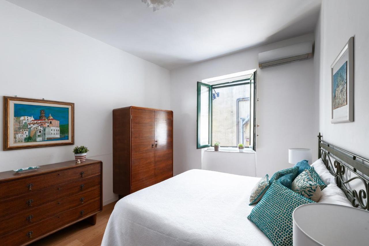 Casa Flo Con Terrazza E Ascensore 萨莱诺 外观 照片