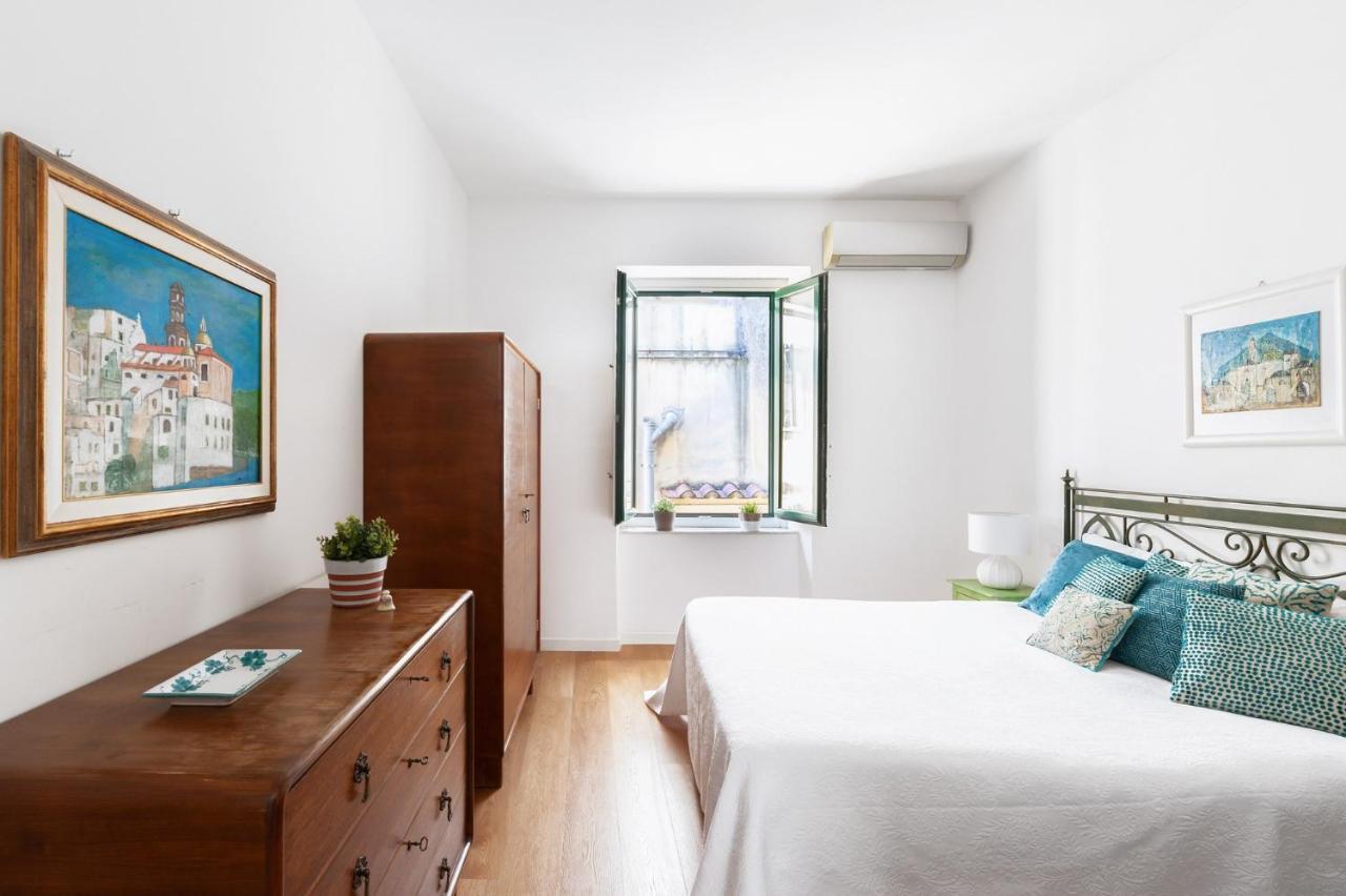 Casa Flo Con Terrazza E Ascensore 萨莱诺 外观 照片