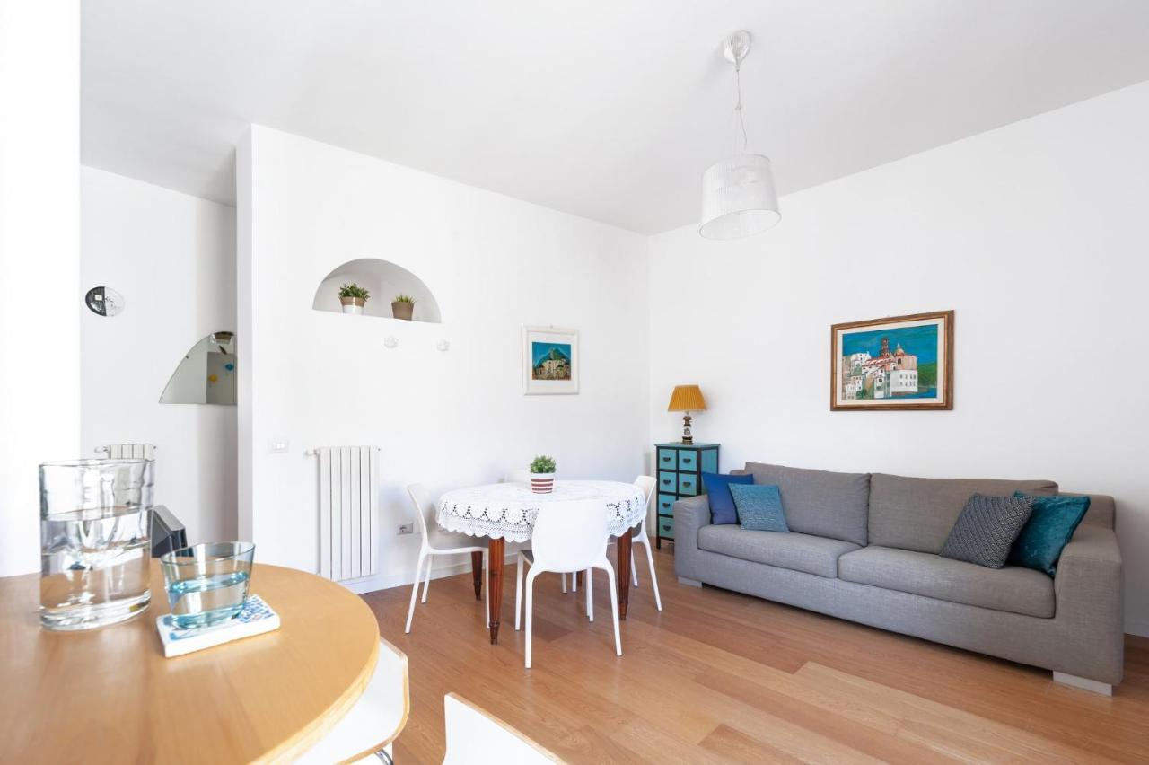Casa Flo Con Terrazza E Ascensore 萨莱诺 外观 照片