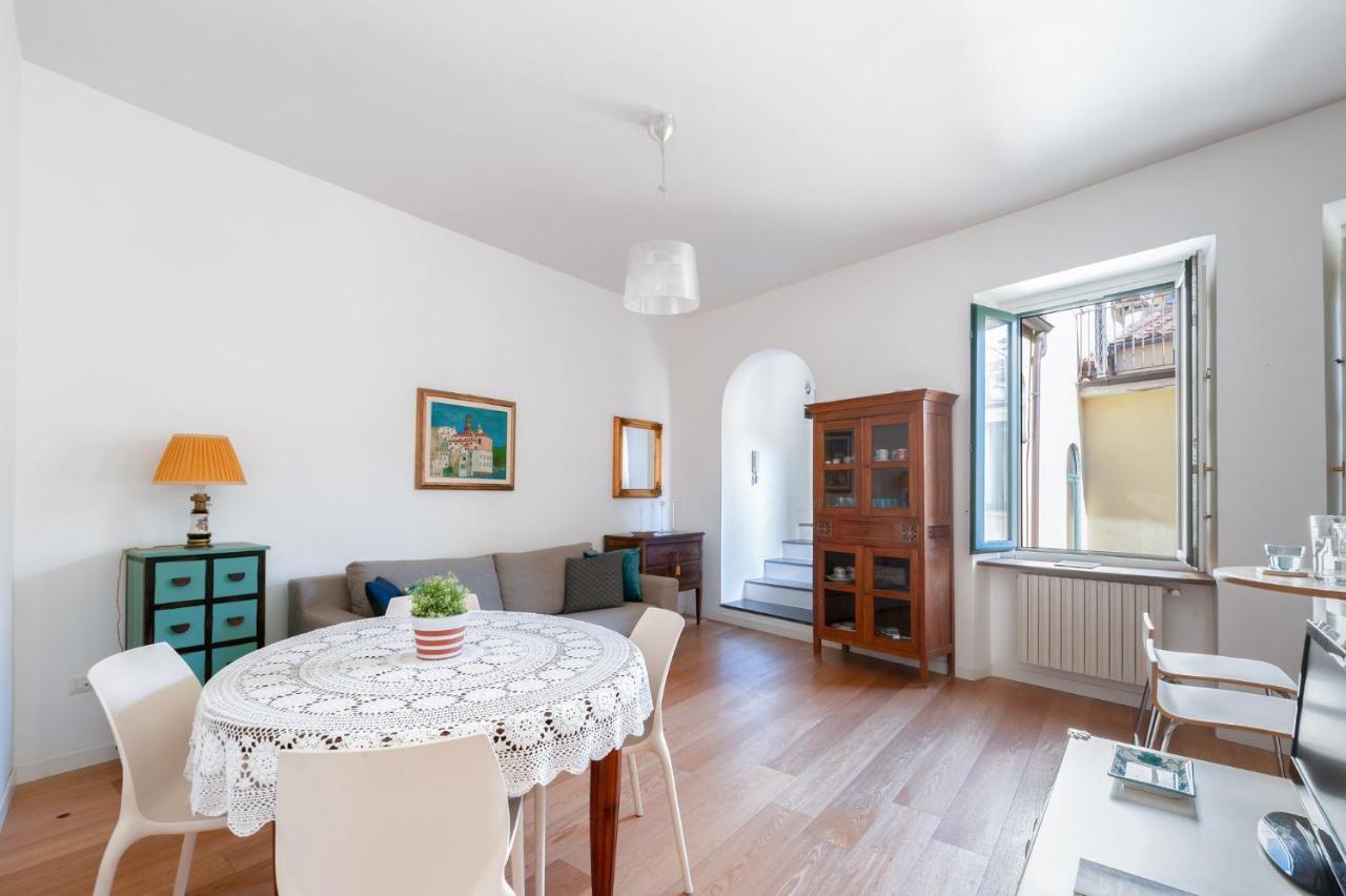 Casa Flo Con Terrazza E Ascensore 萨莱诺 外观 照片