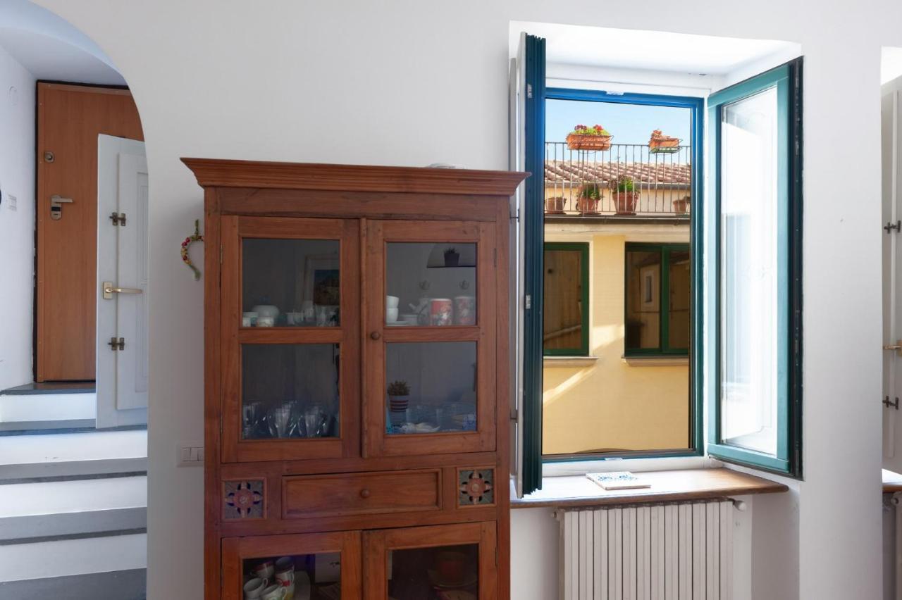 Casa Flo Con Terrazza E Ascensore 萨莱诺 外观 照片