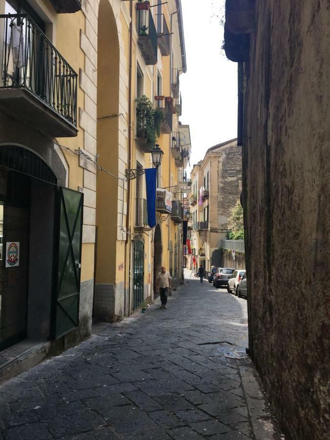 Casa Flo Con Terrazza E Ascensore 萨莱诺 外观 照片