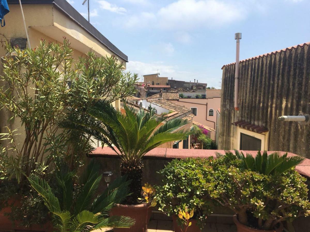 Casa Flo Con Terrazza E Ascensore 萨莱诺 外观 照片