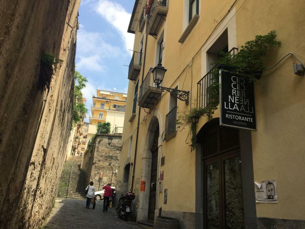 Casa Flo Con Terrazza E Ascensore 萨莱诺 外观 照片